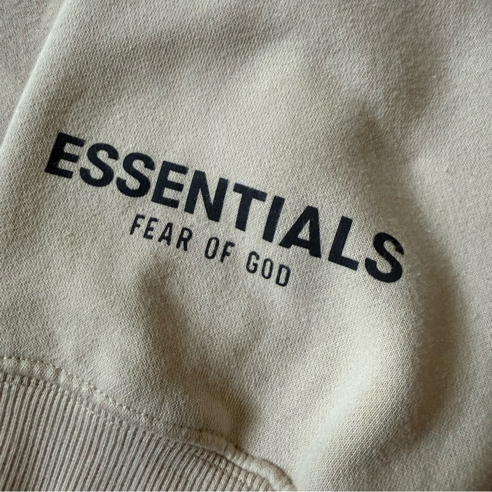 ESSENTIALS Fear Of God FW22 Pullover Hoodie in Buttercream Size XL - Picture 8 of 10